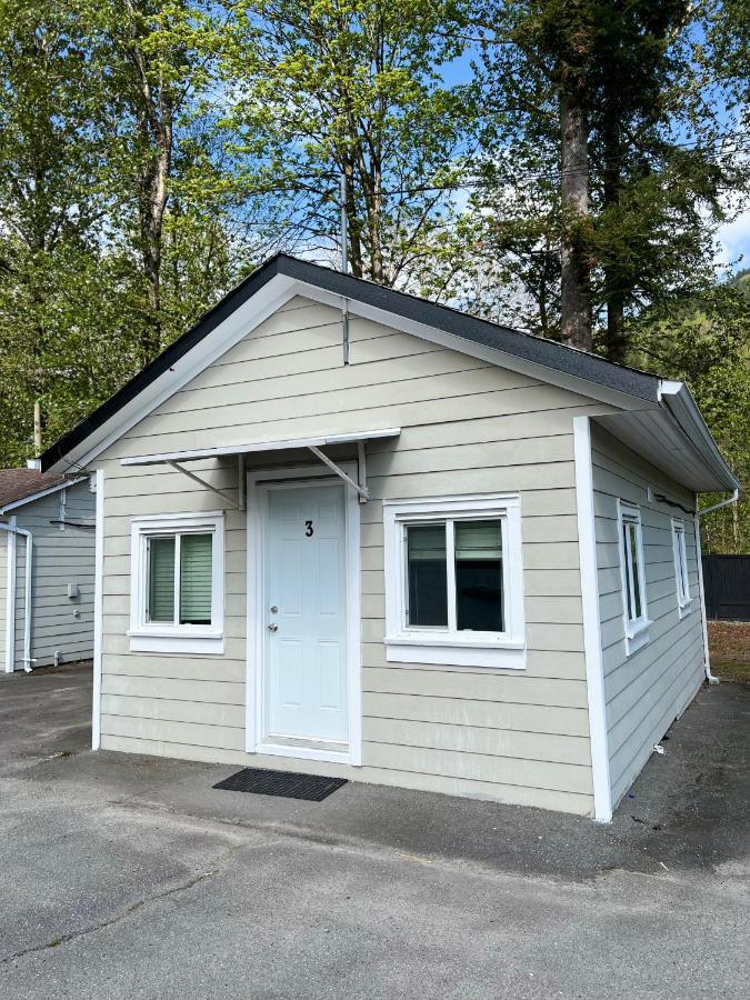 Lake Errock Motel Harrison Mills Екстер'єр фото